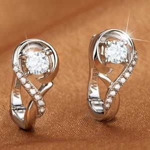 🆕 Hannah Martin designed earrings are a beautiful compliment to the ring…